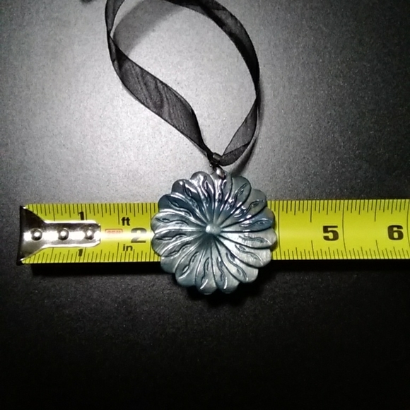 3/$50💎 Shell Necklace - Picture 5 of 5